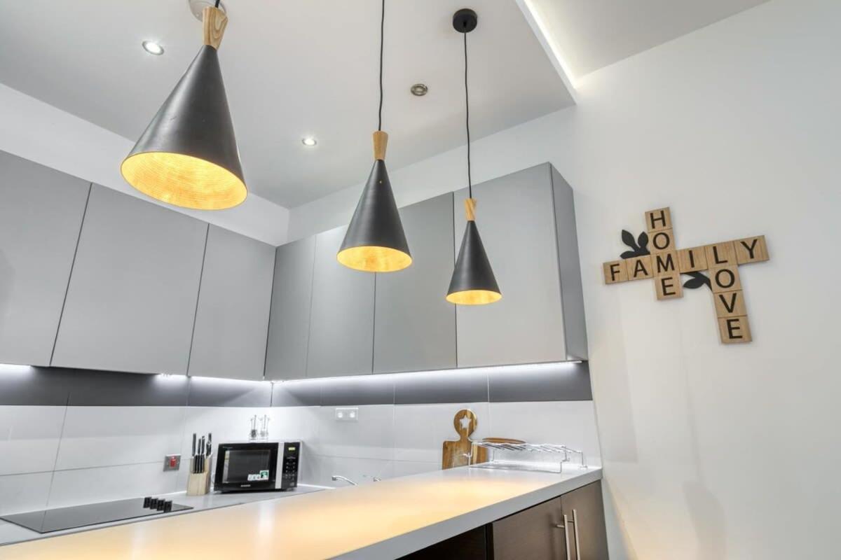 Modern 1 Bedroom Apartment In Central Woking Exteriör bild