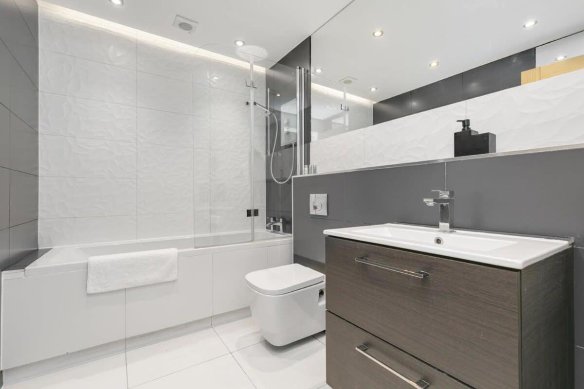 Modern 1 Bedroom Apartment In Central Woking Exteriör bild